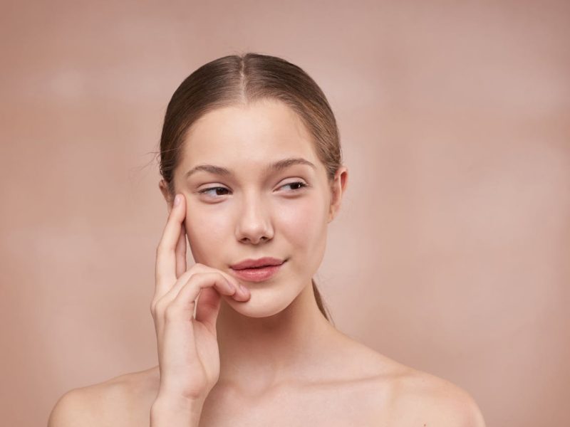 rostro-femenino-simetria-facial-piel-natural