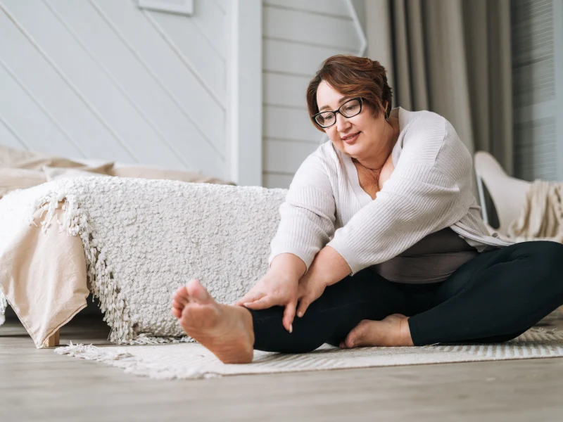 Mujer con retención de líquidos.